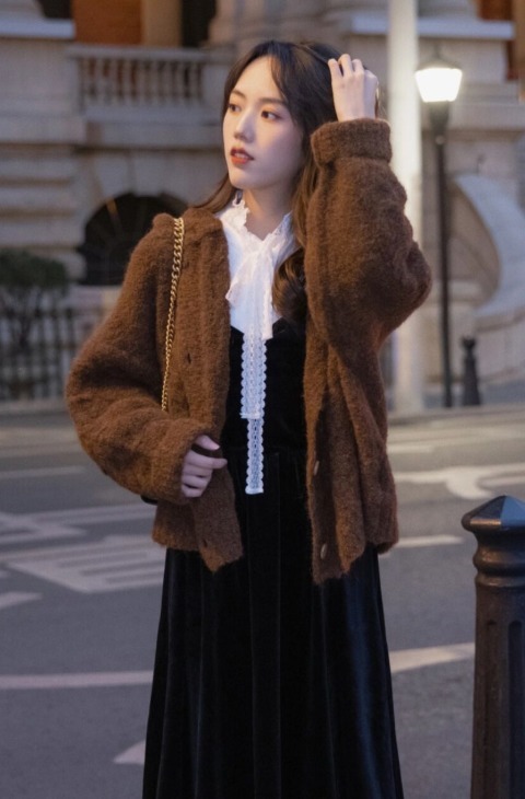 搭配 这个春天,穿“针织衫+半身裙”真美,低调演绎女人味