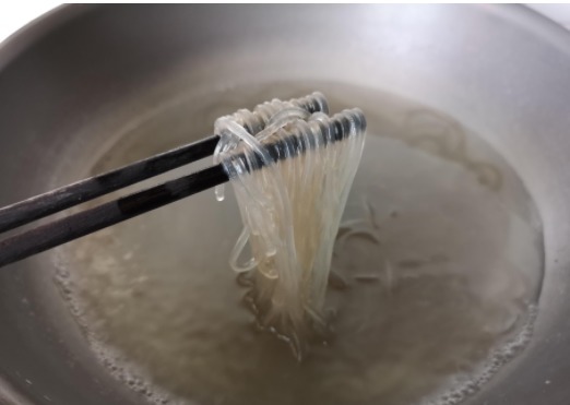 这菜味道实在香,连吃两顿都不腻,一上桌三下两下被抢光!