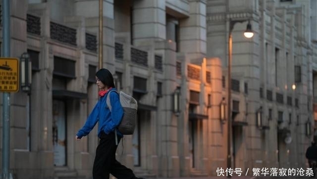 35个矿泉水瓶制作的背包——STOCKHOLM城市背包简评