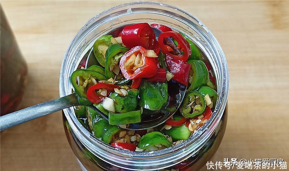 桂皮|又到了腌辣椒的季节，教你这种酱腌做法，香辣下饭，做好吃一年