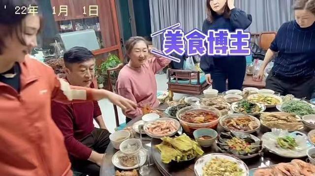 陈梦|陈梦一家吃海鲜大餐!拥抱姥姥还帮闺蜜照看孩子,卧室太乱被吐槽