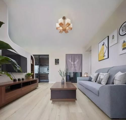 原木色|85㎡小窝通风中晒照,三室两阳台加衣帽间大利用,14万花的值