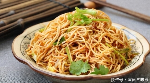 最爱|10种平价路边摊美食,用生活费买来吃,哪种是你的最爱呢?