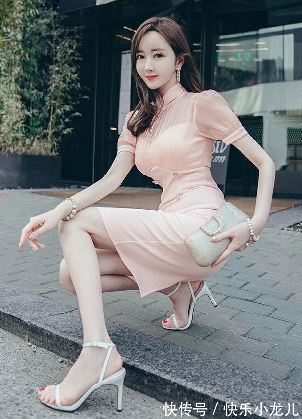 修身 气质时尚的粉色系,轻熟风修身裙子,做温柔可爱的女人