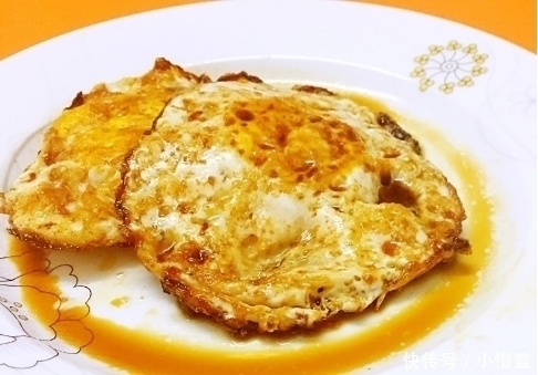 烹饪方法|煎荷包蛋别傻傻只倒油多加这样“东西”,荷包蛋又圆又嫩不粘锅