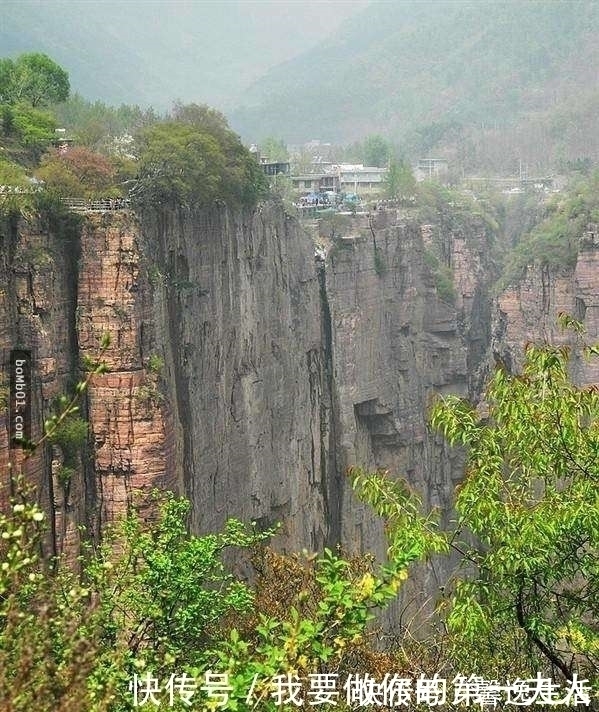 村庄|中国最危险村庄！居于悬崖峭壁，壮汉凿出山路成世界奇迹