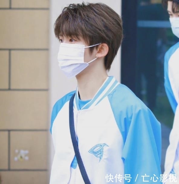 賴美云|《你我皆王者》INTO1人菜癮大要加班,藍(lán)色球服夢回校園,期待了