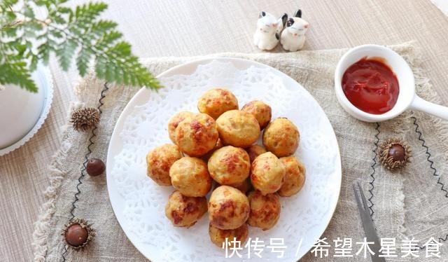 好吃|鸡肉做成丸子,简单煎一煎,外酥里软,一口一个真好吃!