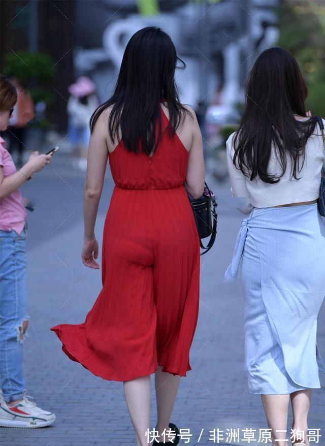 连衣裙 时髦单品连衣裙,凸显脖颈那迷人的小锁骨,可甜可咸