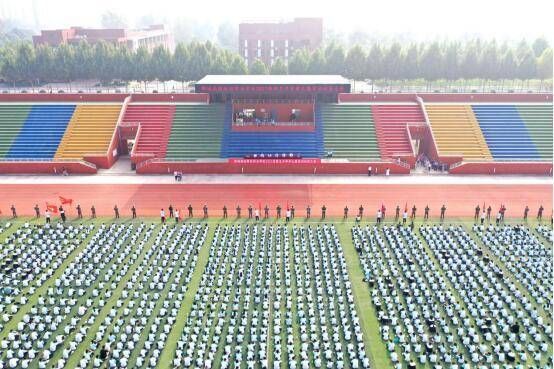 中等职业学校|聊城高级财经职业学校隆重举行新生开学典礼暨军训动员大会