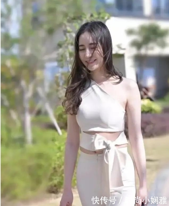 平底鞋 叫你别穿高跟鞋偏不信,这下没人背你了吧?