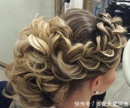 2021结婚季！33个优雅新娘的别致婚礼发型