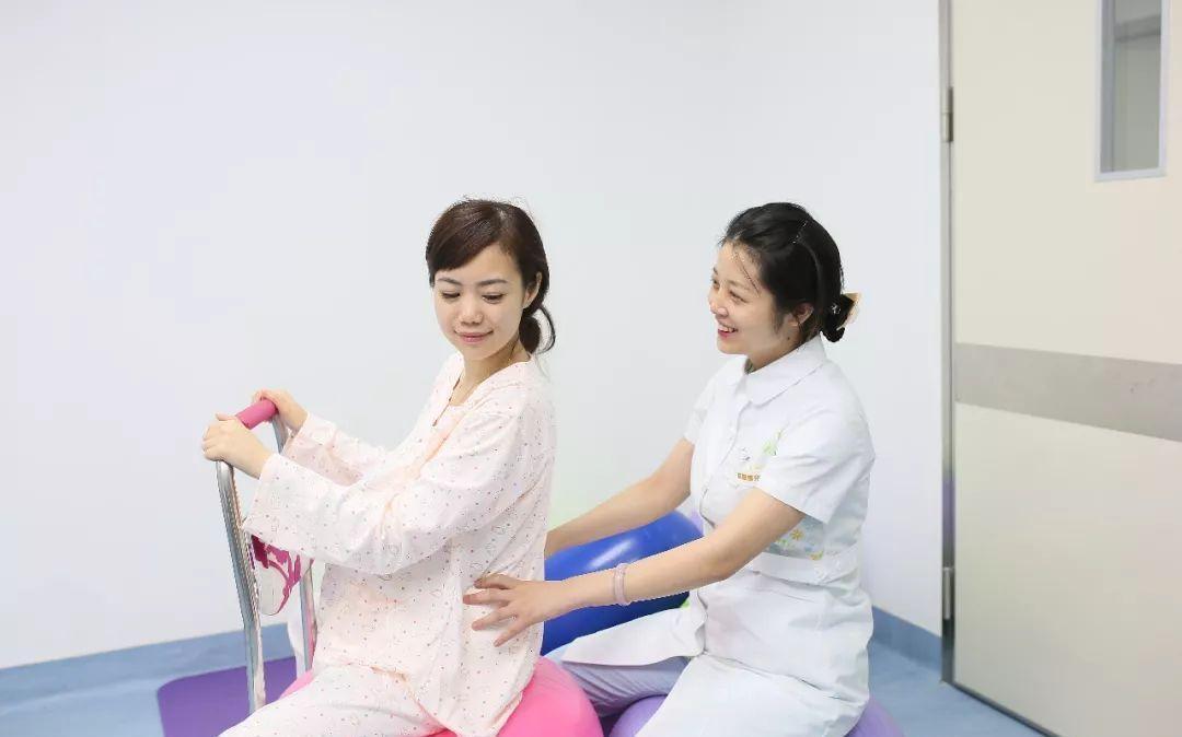 产妇|孕妇宫缩2天还生不出来,剖腹取出后饿到没劲哭,干饭却比谁都猛