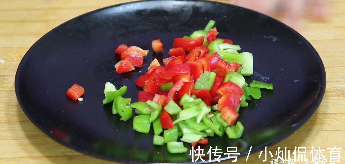 做法|孩子最馋的馒头做法，加2个鸡蛋，比面包还好吃，刚上桌就没了