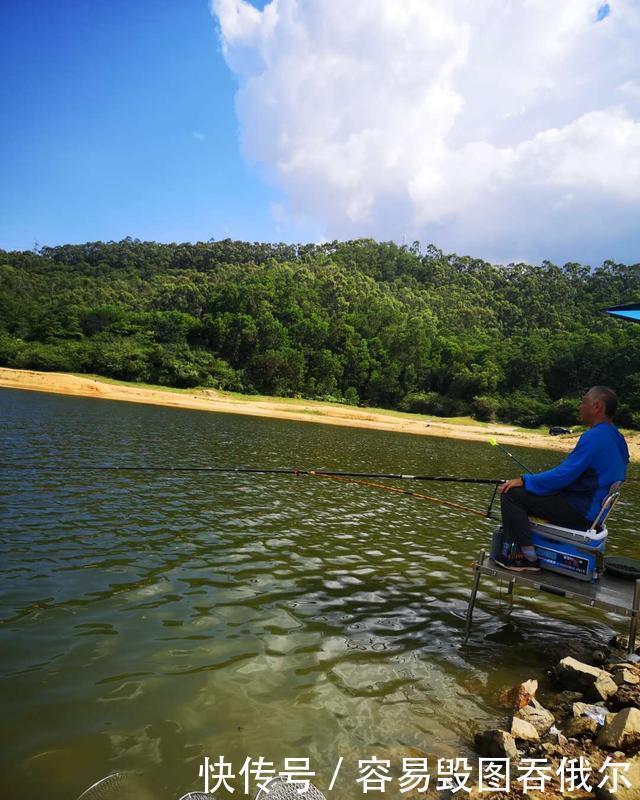 到钓点三分钟判断有没有鱼,预防走空,只需看三点就行