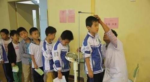 个子|爸妈长得矮,担心孩子长不高,只要孩子这4个地方长,就可能逆袭