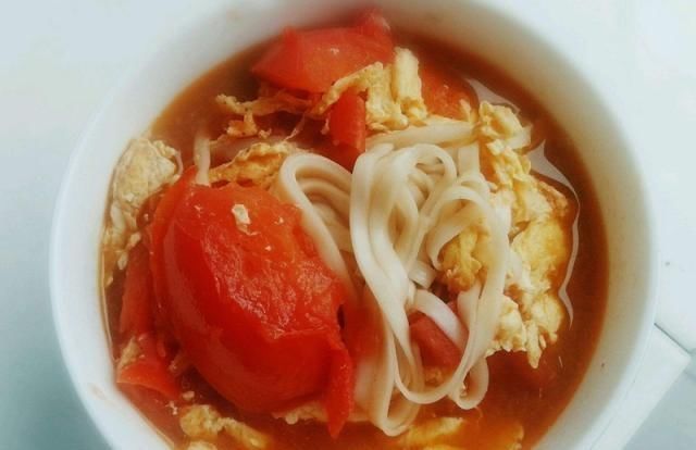 做西红柿打卤面记住这几个步骤，我们自己在家也可以当“大厨”