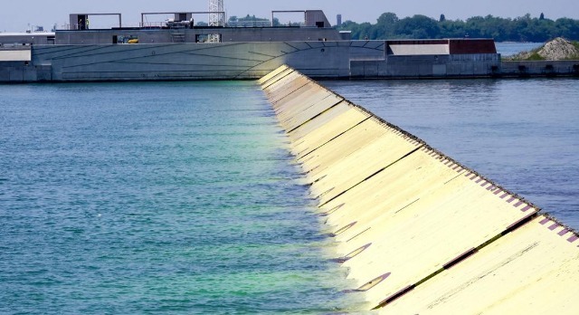 老年|世界上最大的湖泊,面积比日本都要大,却被人误认为是海