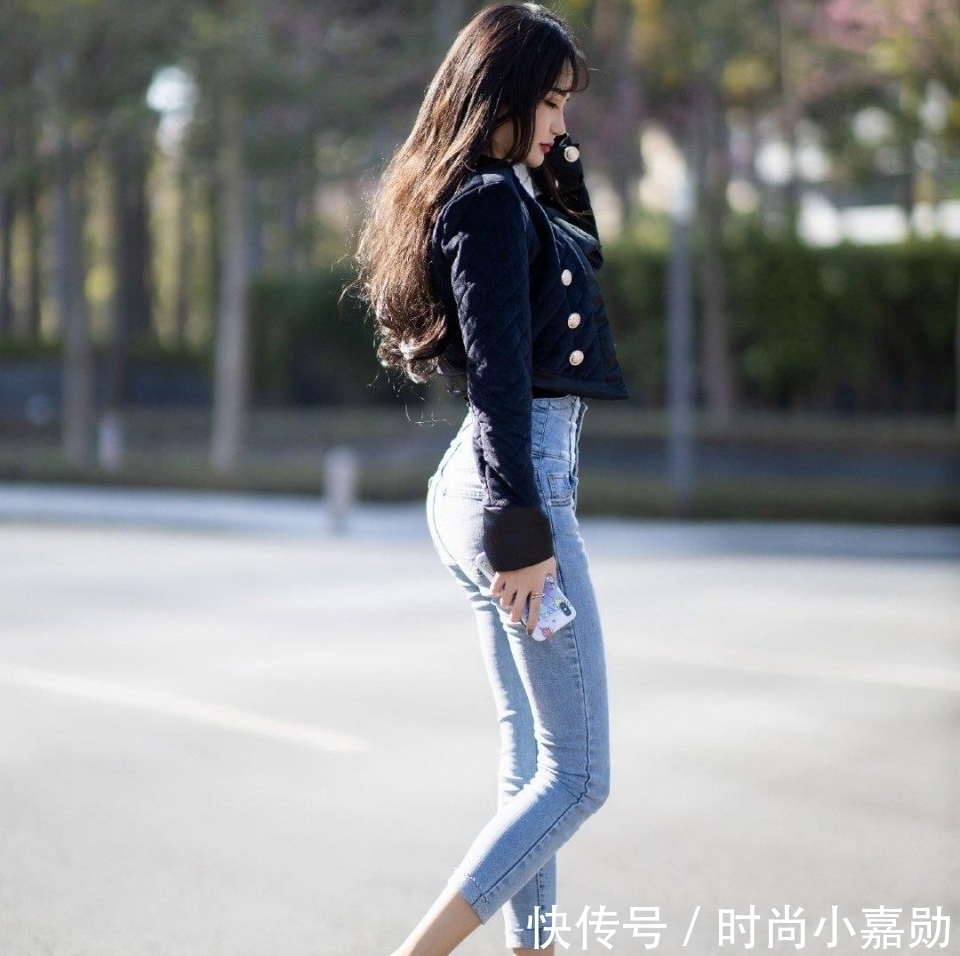 p图 竹竿腿牛仔裤就够了,p图有点过分了,脚脖半米长