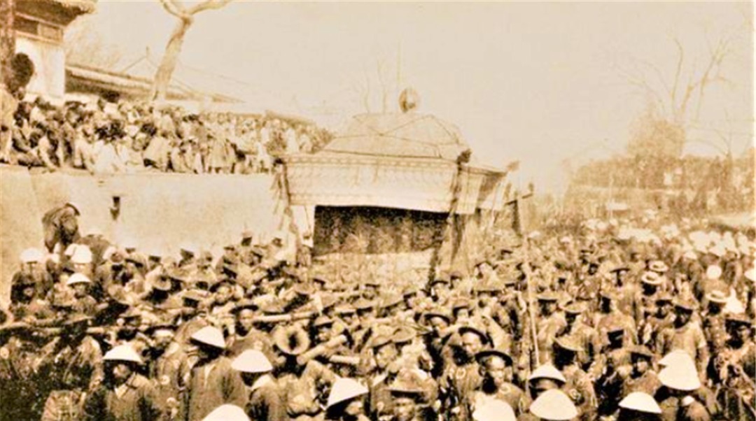 潦草|为什么慈禧一个女人,竟然还能只手遮天?死后也不敢潦草她的葬礼?