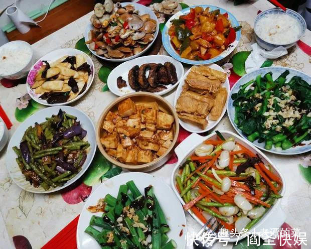 多春鱼|朋友来家做客,我做8菜1汤招待,引众多网友点赞评论太丰盛了