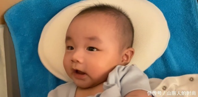 可怜天下父母心|古巨基夫妻24小时盯着儿子睡觉,生怕趴睡窒息,可怜天下父母心