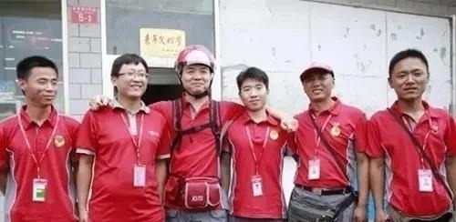 苦日子|刘强东真的像自己说的，将员工当兄弟吗？京东大楼B座，说明一切