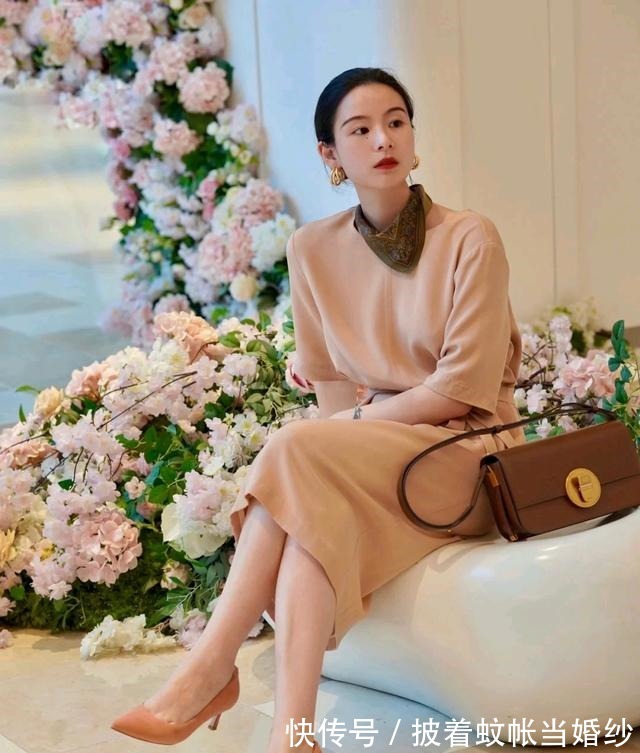 阔腿裤 今秋火了一种风格,叫“温柔风”穿搭,时髦气质,充满高级感!