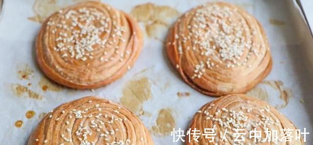 油皮|做烧饼原来这么简单,外酥里嫩咸中带甜,吃一口香掉牙,太好吃了!