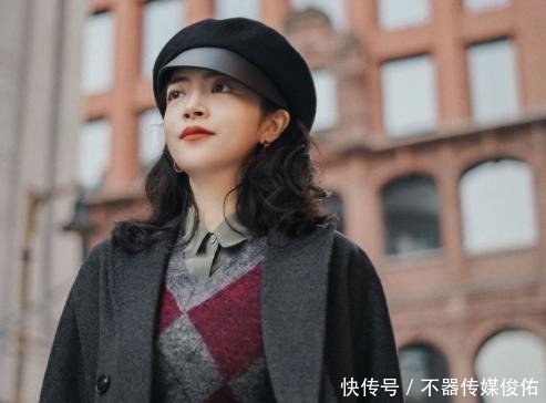贝雷帽|三木真的绝了,大衣配贝雷帽,高级感爆棚,冬季跟她学穿搭准没错