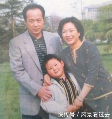 主持人 2008年,罗京最后一次出现在主播台上,妻子看着他直播泪流不止