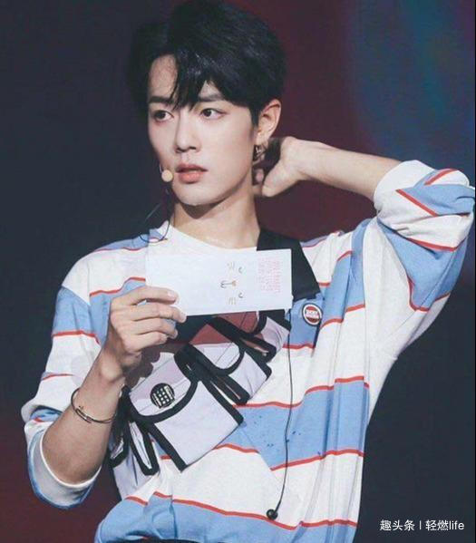 肖战经常陪她打游戏，王一博会带她骑摩托，她人缘是有多好