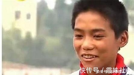 当年变形计中不想回山区的孩子,和富爸爸要钱被拉黑,现今如何?