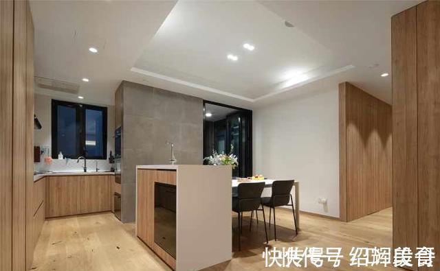 客厅|133平简装但很贵的新房,进门就被惊艳到,不要电视墙也太漂亮了