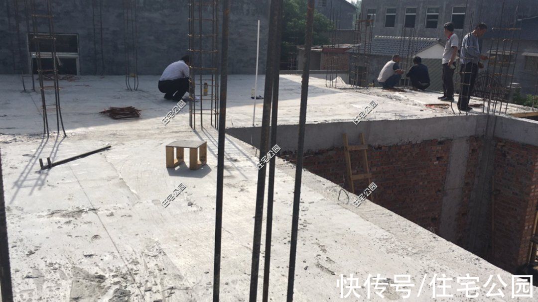 楼面|河南农村85万建三层别墅，比效果图还漂亮