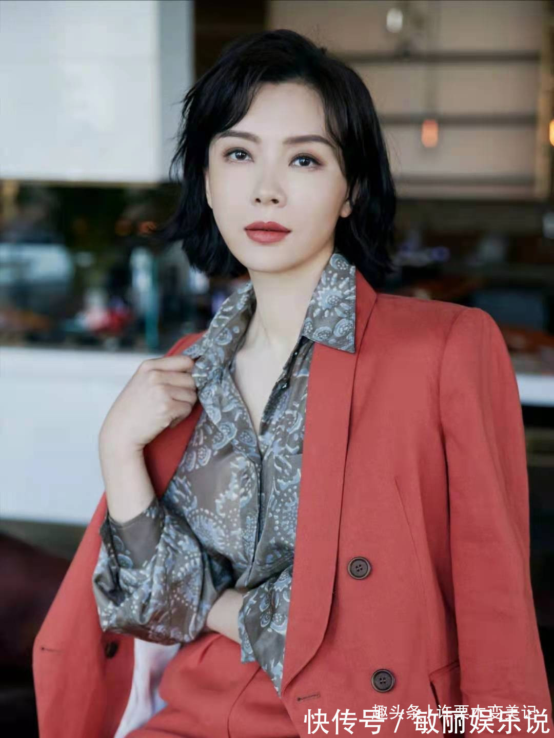 刘海 女人过了45岁尽量别留长发、烫卷发!推荐这5款发型,太减龄