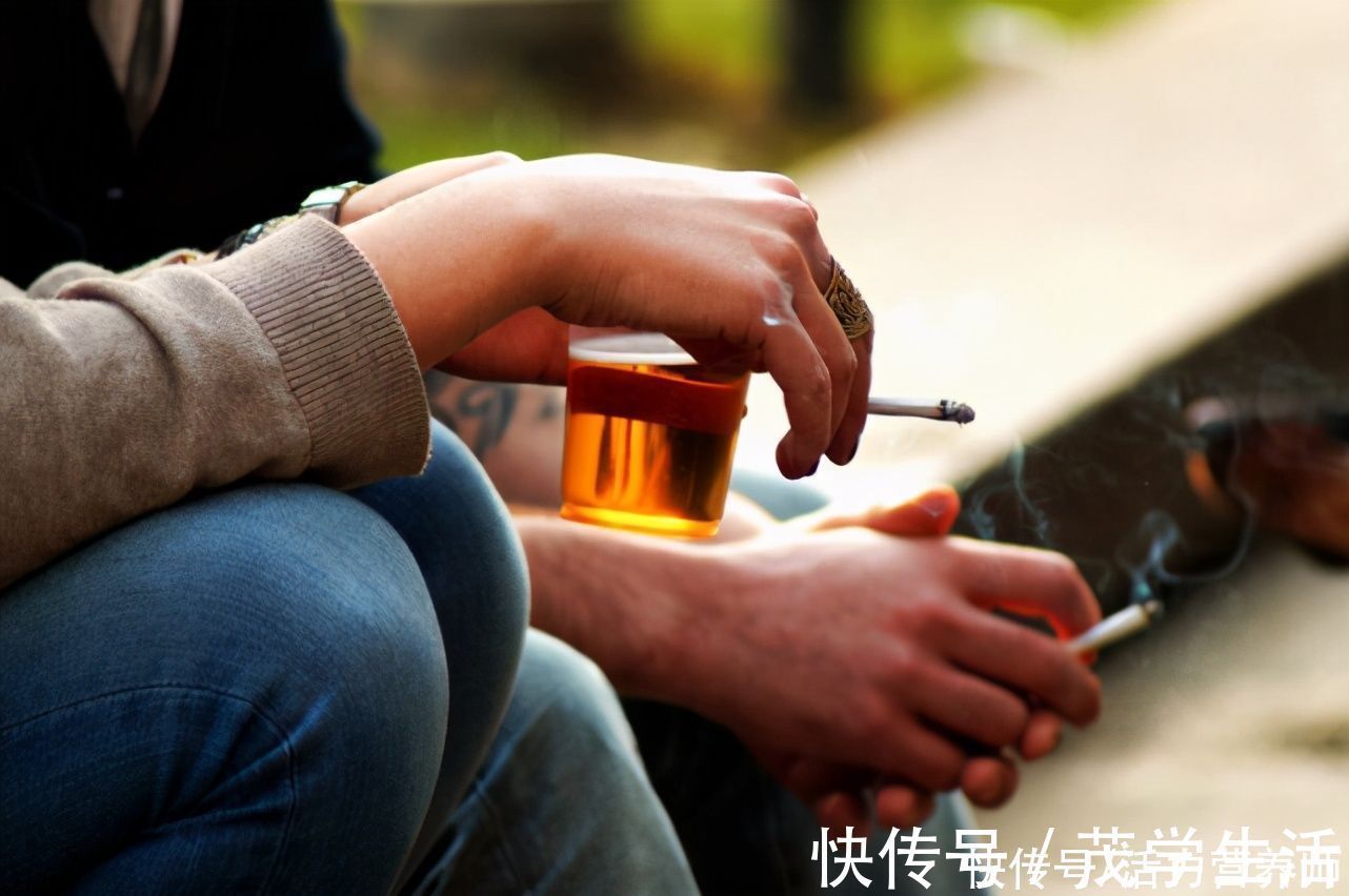 绿茶|喝茶水反而会致癌？科学家们研究45万人发现：正确饮茶很重要