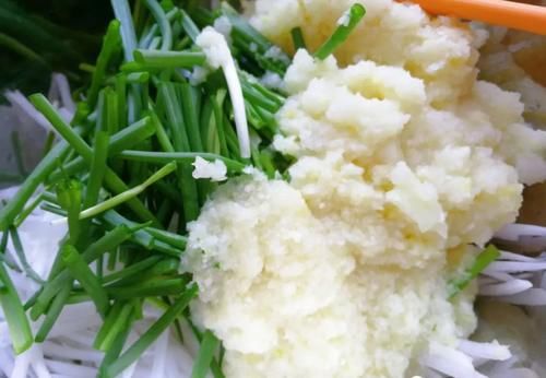 【食物恋】韩国朋友教我的辣白菜做法，酸爽开胃，正宗得很