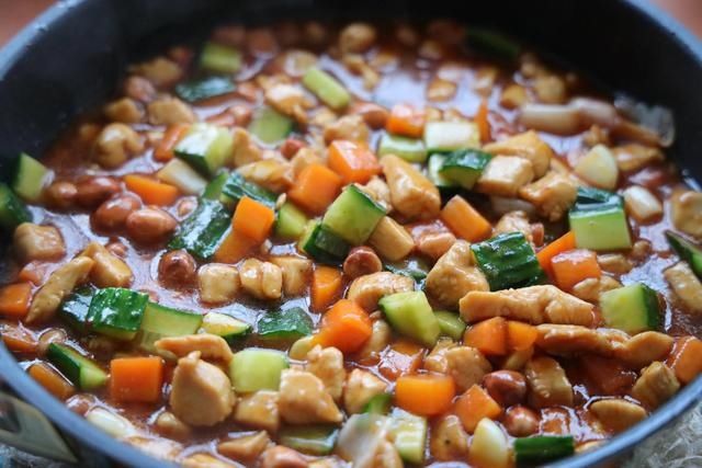 天气冷,这道下饭菜一定要试试,吃一次就上瘾,小朋友太喜欢吃了