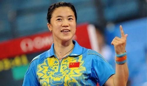 郭斌|毫无架子！王楠上亿身家买烤红薯，老板认出她不收钱，楠姐不答应