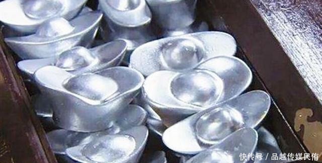 谋求|大清亡国后，此人竟一直谋求复国，甚至认为：现在除了皇帝我最大