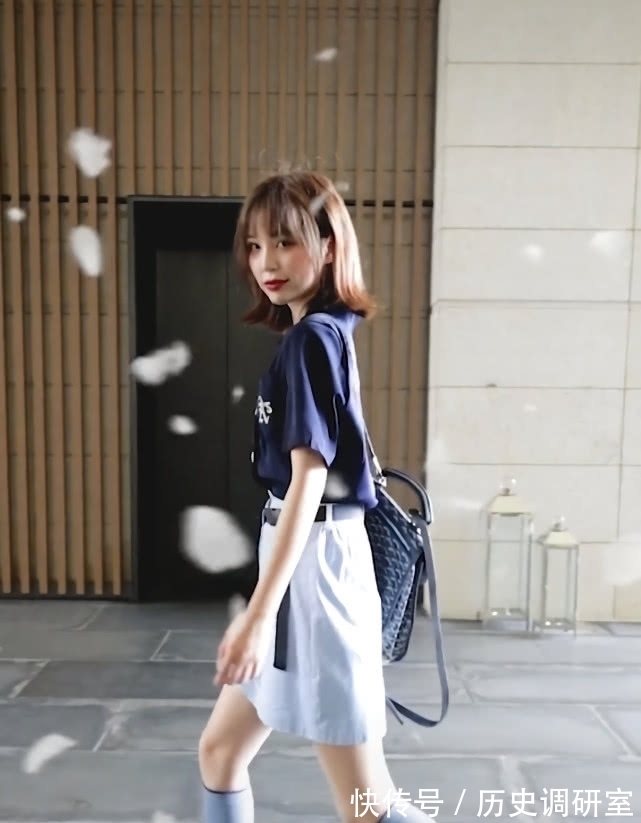 长筒袜|小姐姐的腿有多细呢?穿了“6双”袜子还能拥有漫画腿,我酸了!