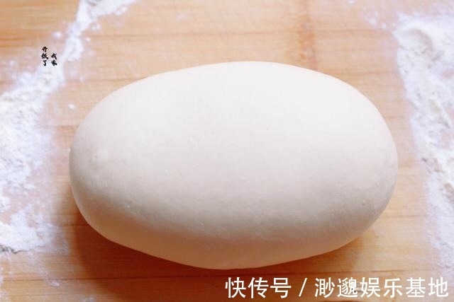 芝麻酱|酥到掉渣的烧饼,平底锅就能做,每次一斤面,咸香酥脆,出锅必光