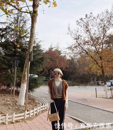 白色衬衫|初冬怎么穿才好看?借鉴时尚博主的“叠穿法则”,时髦保暖显气质