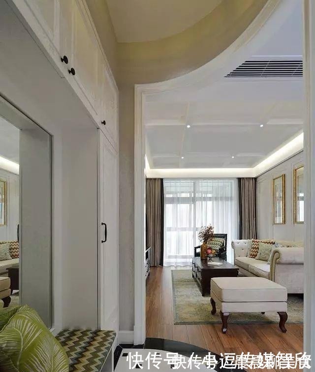 多功能|朋友的房子装修真漂亮,一个多功能玄关鞋柜,收纳强又美观!