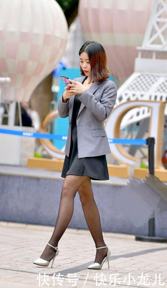 穿职业装，女孩最气质，成熟中带有知性的美