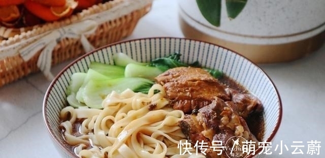 好吃|早餐,我家迷上了这碗面,一荤一素好吃营养,孩子长个吃最好