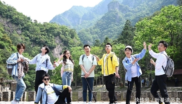 特殊身份|《奔跑吧》宣传照上线,baby等人做出奔跑姿势,蔡徐坤却像打拳击