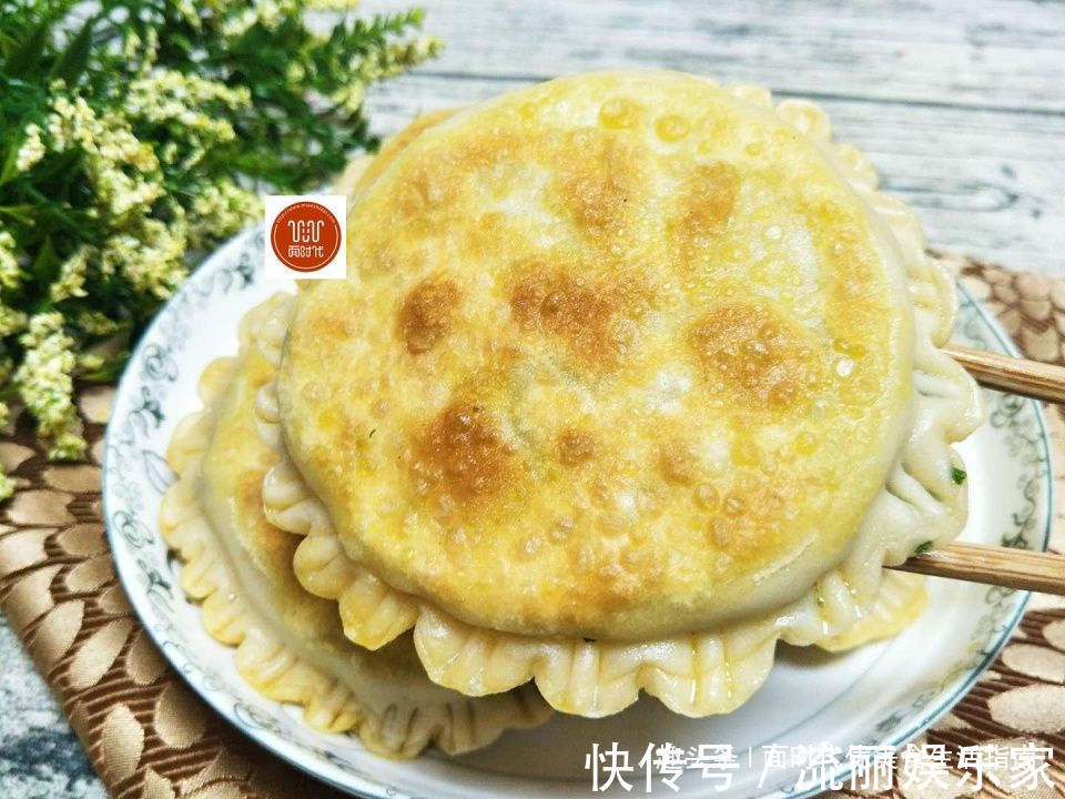 外酥|做韭菜盒子，教你一招，外酥内鲜，好吃不腻，简单又美味！
