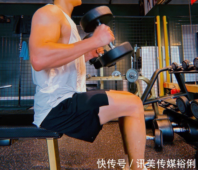 小哥|鼻子高又挺的肌肉小哥,最近练的勤,纬度真的又大很多!